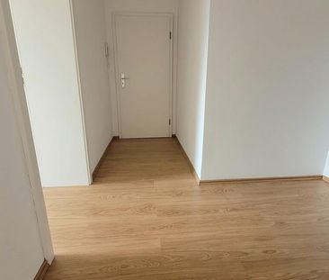 Top 2-Zimmer-EG-Wohnung mit Balkon! - Foto 1