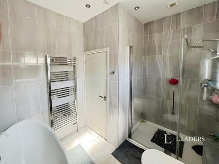 1 bedroom in a house share to rent - Photo 5