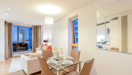 Elegant Two-Bedroom Apartment in Paddington Basin, London W2 - Photo 2