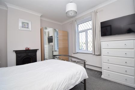 Holy Oake Terrace, Horbury - Photo 2
