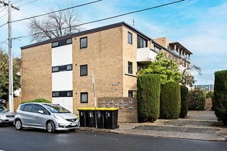 1/31 Upton Road, Windsor VIC 3181 - Apartment For Rent | Domain - Photo 2