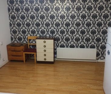 Room in a Shared House, Catherine Street, RG30 - Photo 5