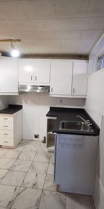 3 ½ Grand Bachelor/Appartement/studio , Entrée privée a loué a Laval H7N DemiSous-Sol - Photo 3