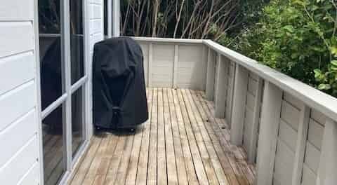 Spacious four bedroom lock wood home - Photo 1