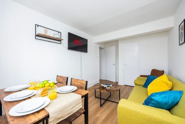 3 Bed Flat, Greater London, E16 - Photo 1