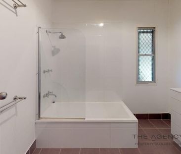 Large Family Home - Photo 6