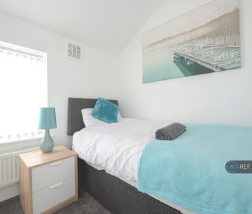 3 bedroom terraced house to rent - Photo 5