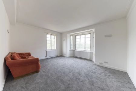 3 Bedroom Flat - Photo 3