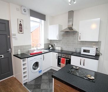 3 Bed - 19 Pennington Street, Woodhouse, Leeds - LS6 2JP - Student - Photo 1