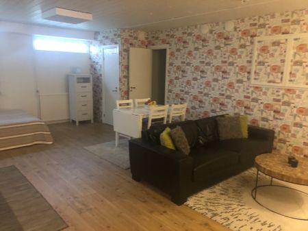 Solfagravägen, Huddinge - Photo 2