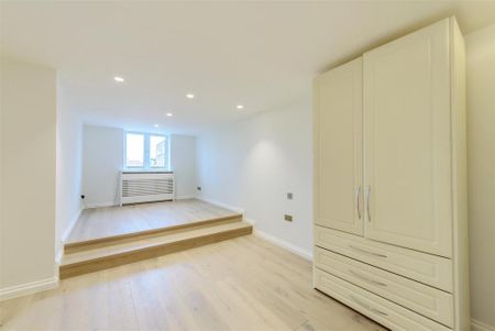 4 bedroom townhouse to rent - Photo 2