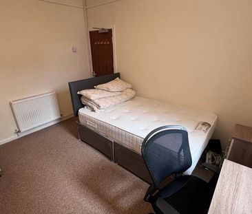 4 bedroom terraced house to rent - Photo 1