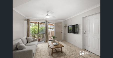 TWO BEDROOM TOWNHOUSE IN THE HEART OF CLEVELAND - Photo 2