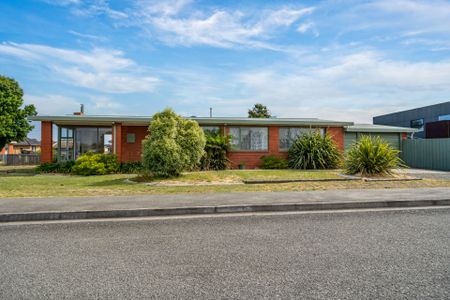 Coastal Family Home - Photo 5