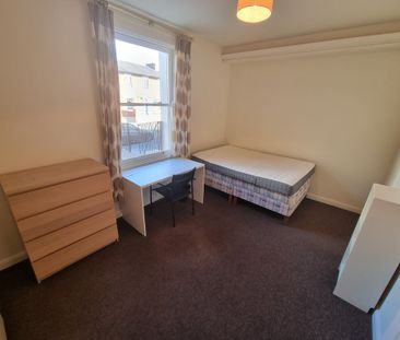 6 Bed Student Accommodation - Photo 6