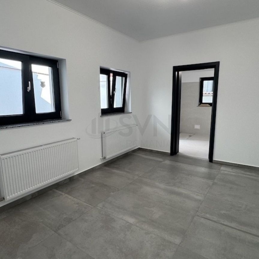 Casa individuala - renovata recent - Unirii - Marasesti - Fotografie 1