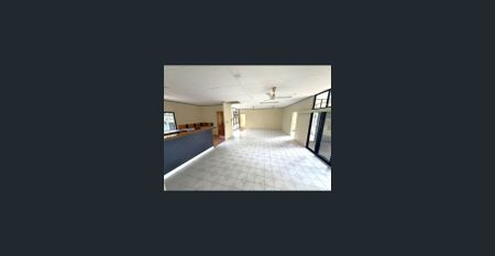 Family home in Brinsmead - Photo 2