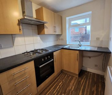 2 Bed Terraced House, Attleboro Road, M40 - Photo 4