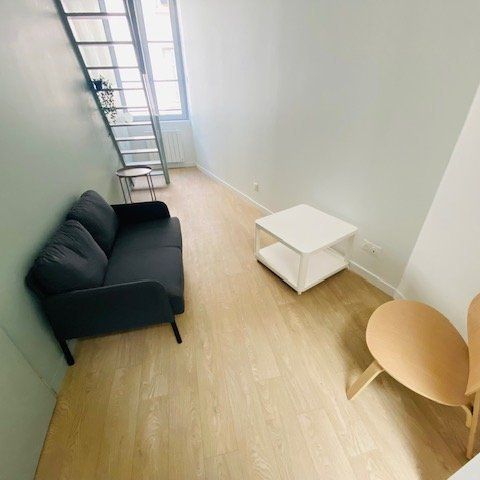 : Appartement 27.8 m² à ST ETIENNE - Photo 1