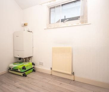 3 bedroom terraced house - Photo 6