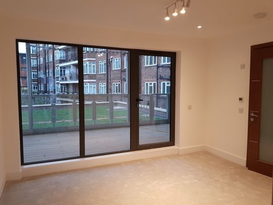 2 Bed Flat, Well Street, E9 - Photo 1