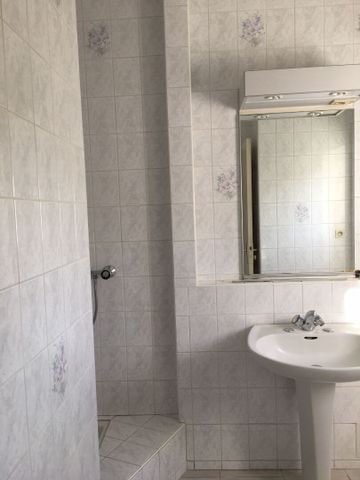 Location Appartement 2 pièces 46m² - Photo 2