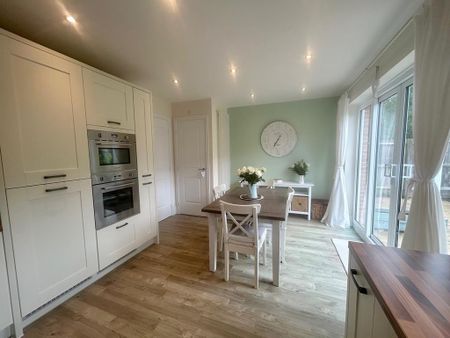 3 bedroom semi-detached house to rent - Photo 3