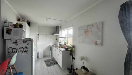 Affordable 2 bedroom unit in Onehunga - Photo 4