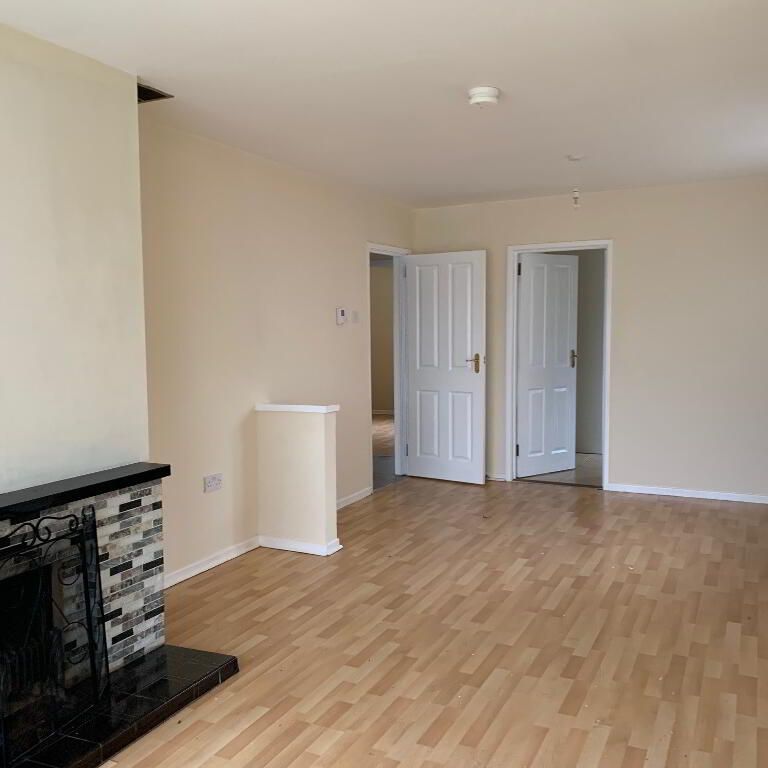11 Ivanhoe Avenue, Carryduff, BT8 8BN - Photo 1