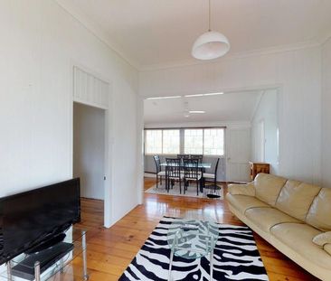 Furnished three bedroom home in The Range! - Photo 1