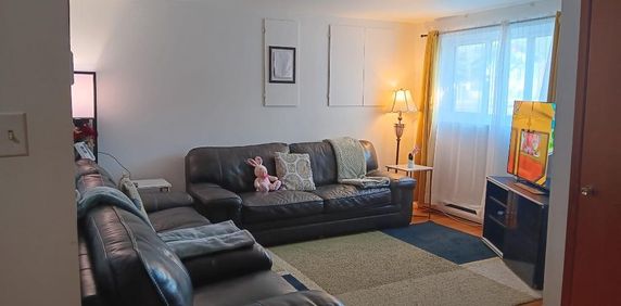 🏡Grand 5 1/2 à Longueuil – 3 chambres – Disponible 1er août 2026 – 1 750$ca - Rive-Sud Montréal - Photo 2