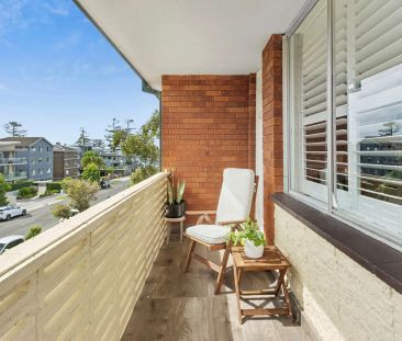 Stylish Coastal Retreat Footsteps from Dee Why Beach - Photo 6