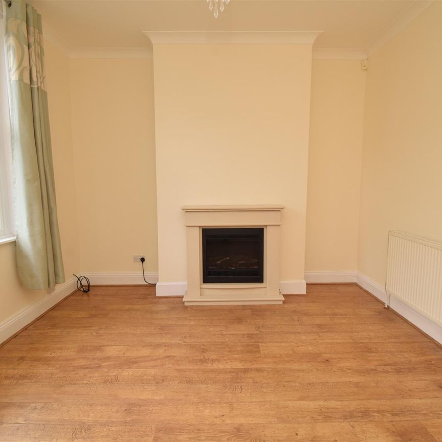 Leeds Road, Wakefield - Photo 1