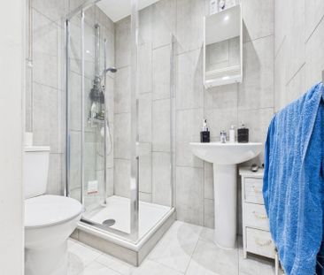 Ferndale Road, Ashford, Middlesex,TW15 - Photo 4