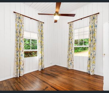 Charming Cottage with Character - Photo 3