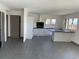 FARGES (01550), une maison 3 chambres, loyer 2.325 €/mois disponible à partir du 17 octobre 2025 - Photo 3