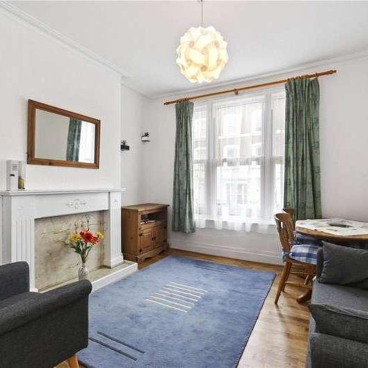 Raynham Road, Brackenbury Village, London, W6 - Photo 1