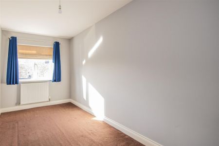 3 bed House - Semi-Detached To Let - Photo 4