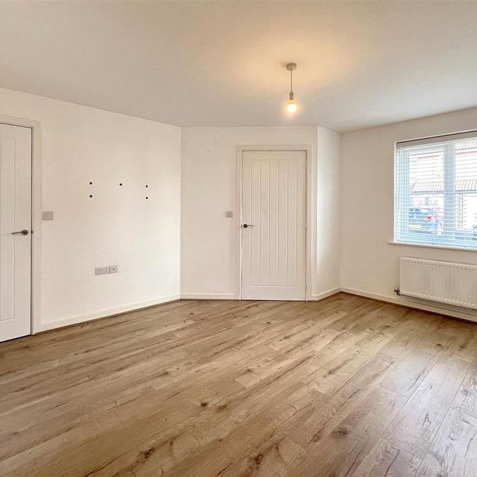 3 bedroom semi-detached house to rent - Photo 1