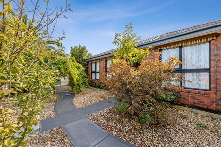 Updated 3BR Family Home With A Huge 5 Car Garage/Workshop Space - Photo 5