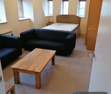 Studio to rent - Photo 2