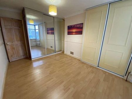 Longbridge Road, Dagenham, RM8 - Photo 4