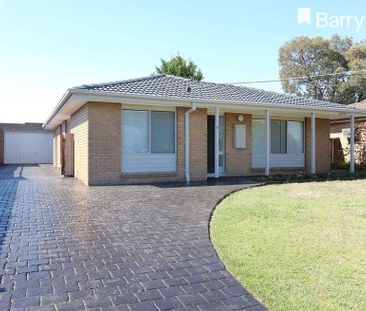 FAMILY HOME IN GREAT LOCATION! - Photo 5