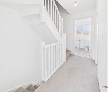 4 bedroom semi-detached house to rent - Photo 3