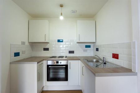 2 bedroom flat to rent - Photo 2