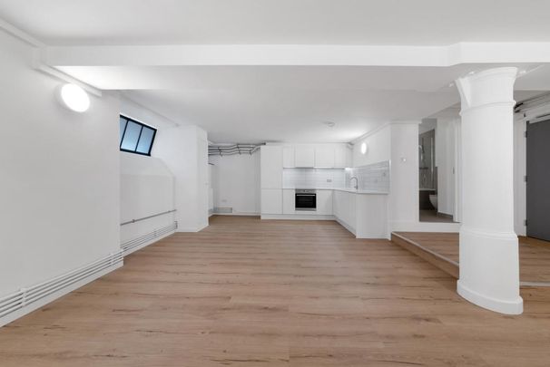 Studio to rent - Photo 1