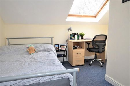 6 bedroom house to rent - Photo 2