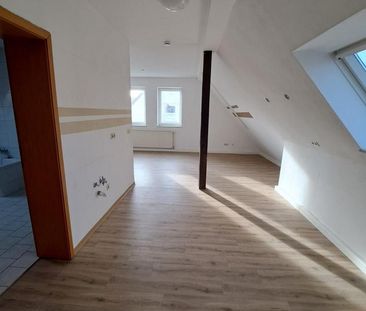 kleine 2-Zimmer-Wohnung im DG - Foto 1