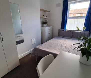 5 bedroom terraced house to rent - Photo 5