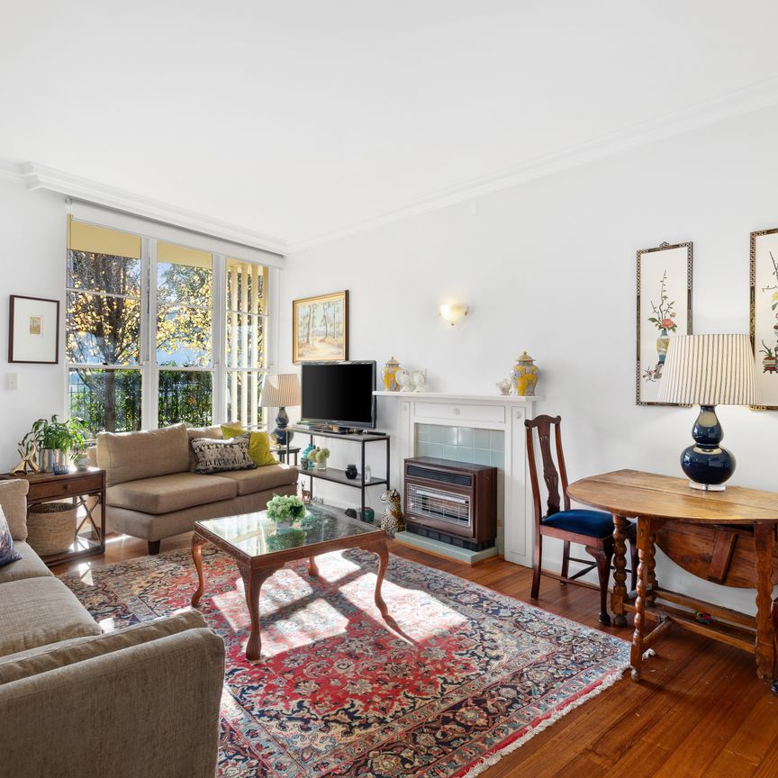 2/656 Toorak Road TOORAK - Photo 1